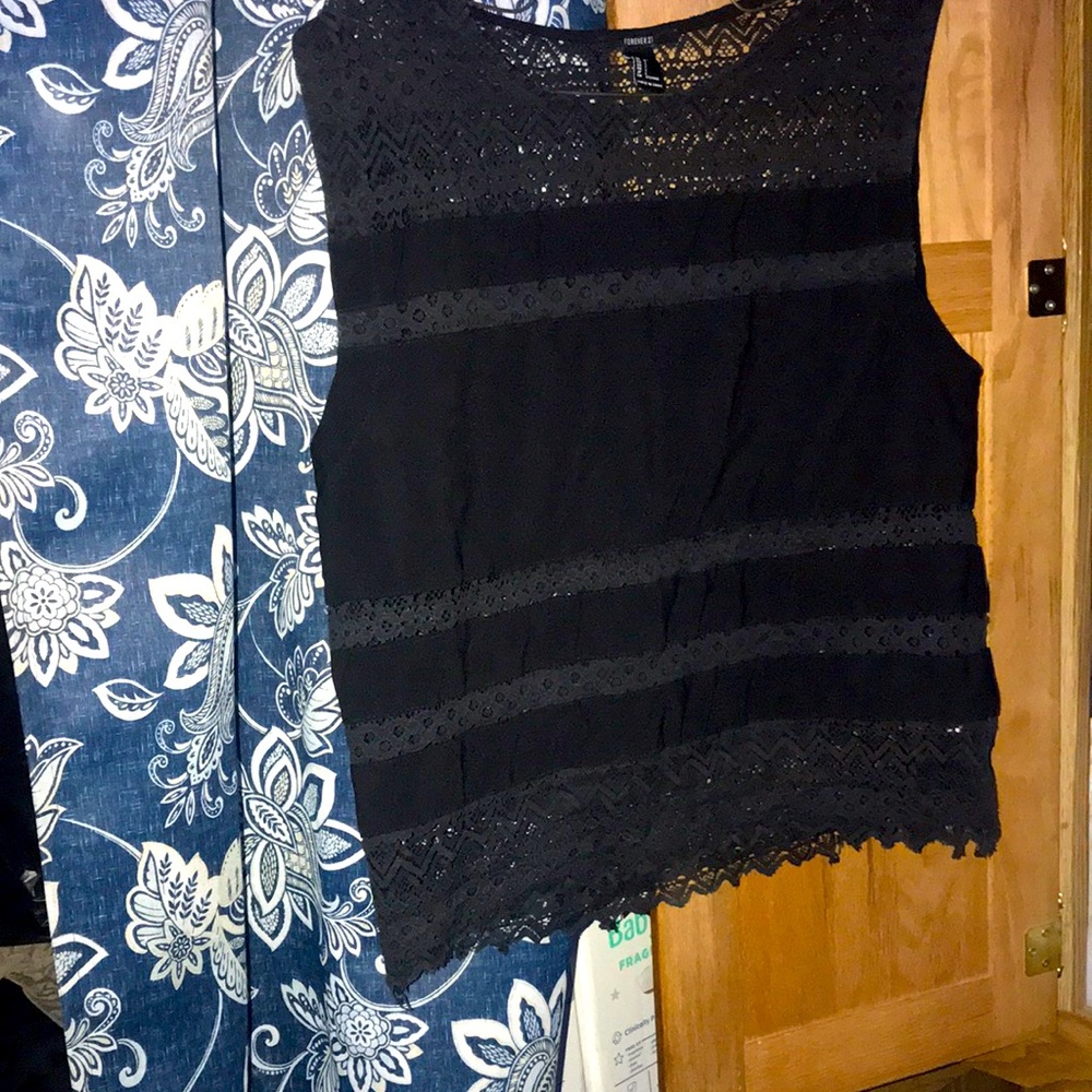 Black sequin patterned dress shirt woman’s